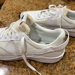 Nike waffle Debut Classic White/Ecru Lace-Up Sneakers - worn once!